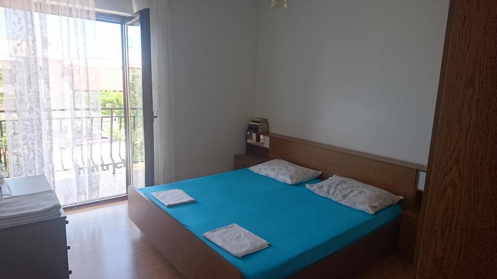 سينج Apartment Leona المظهر الخارجي الصورة