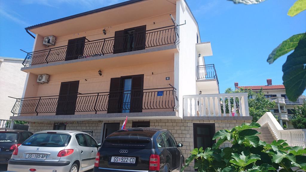 سينج Apartment Leona المظهر الخارجي الصورة