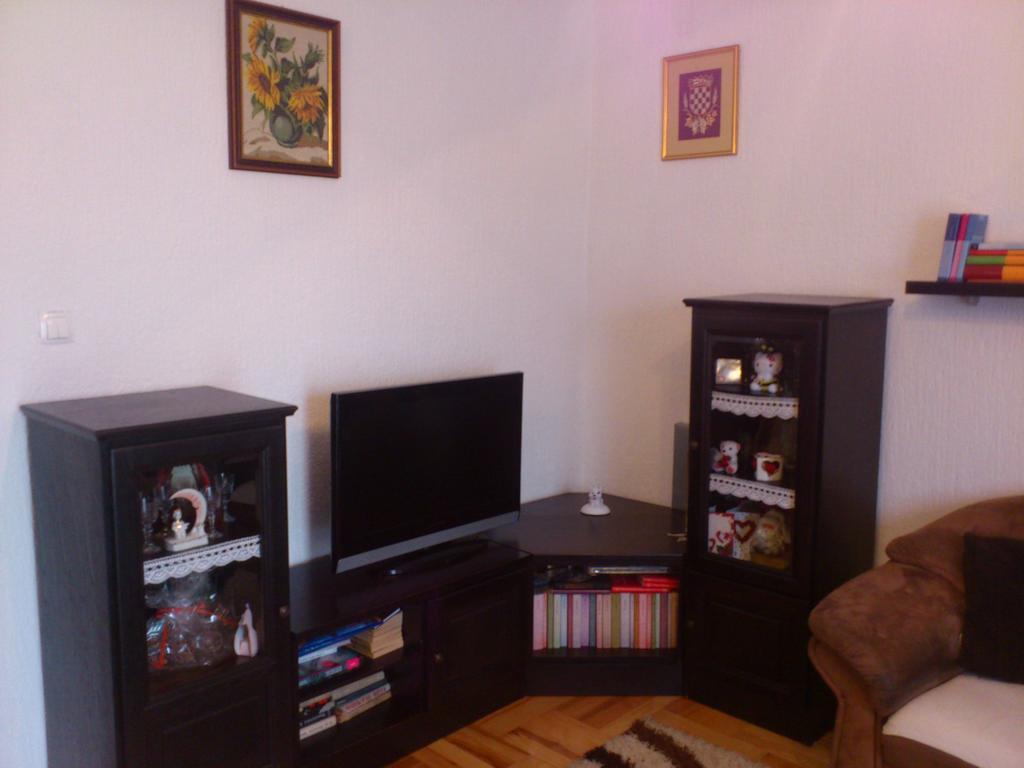 سينج Apartment Leona المظهر الخارجي الصورة