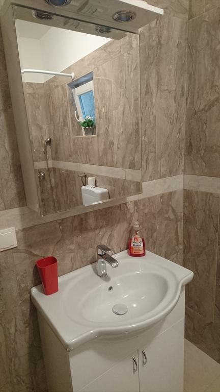 سينج Apartment Leona المظهر الخارجي الصورة