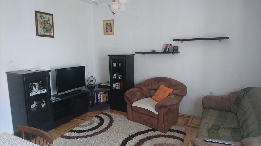 سينج Apartment Leona المظهر الخارجي الصورة