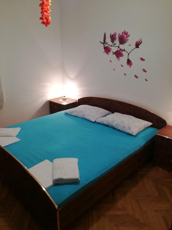 سينج Apartment Leona المظهر الخارجي الصورة