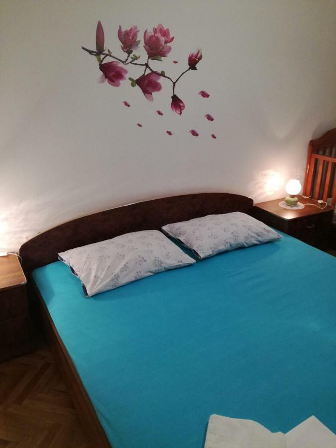 سينج Apartment Leona المظهر الخارجي الصورة